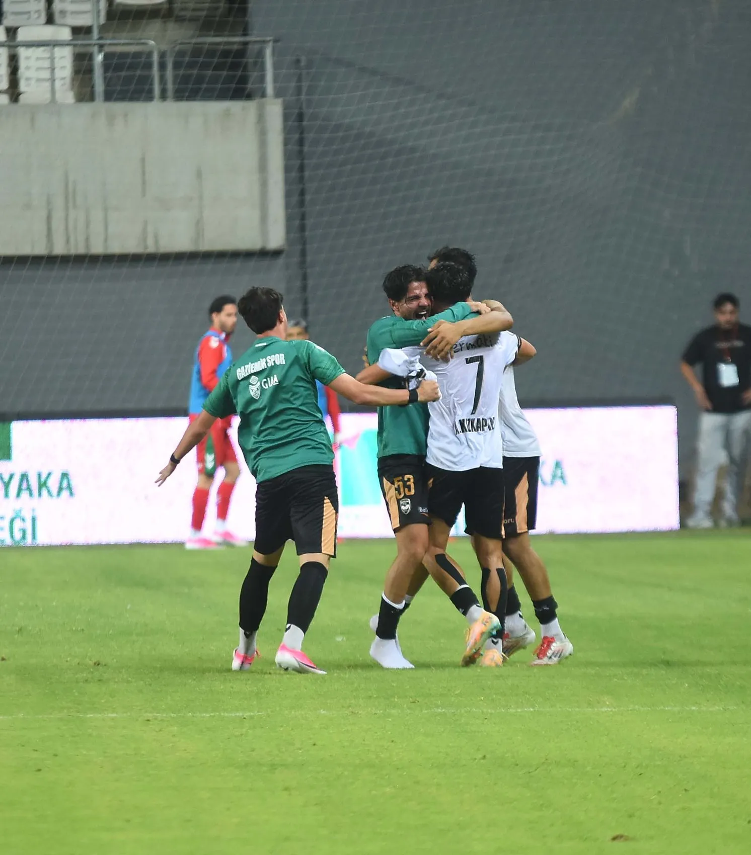 Gaziemirspor'un İzmir derbisindeki büyük çıkışı: Kötü başlangıcı unutturdular