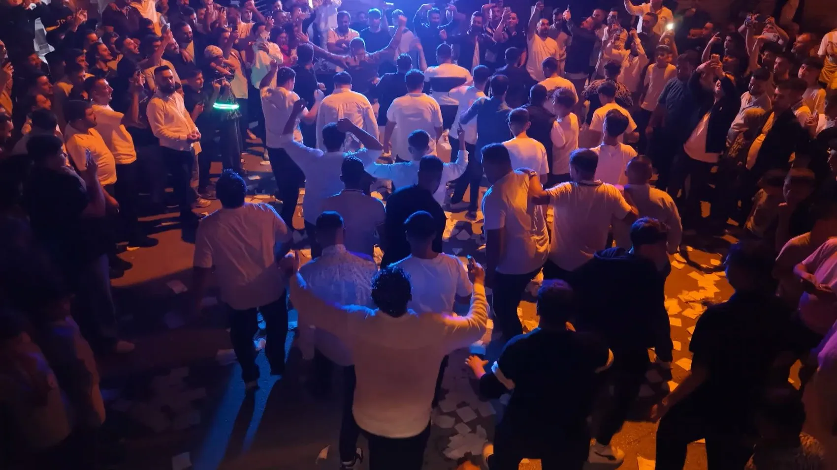 Bursa'nın mahalle eğlenceleri dijital dünyayı salladı: Salla Dansı için şehre akın ediyorlar