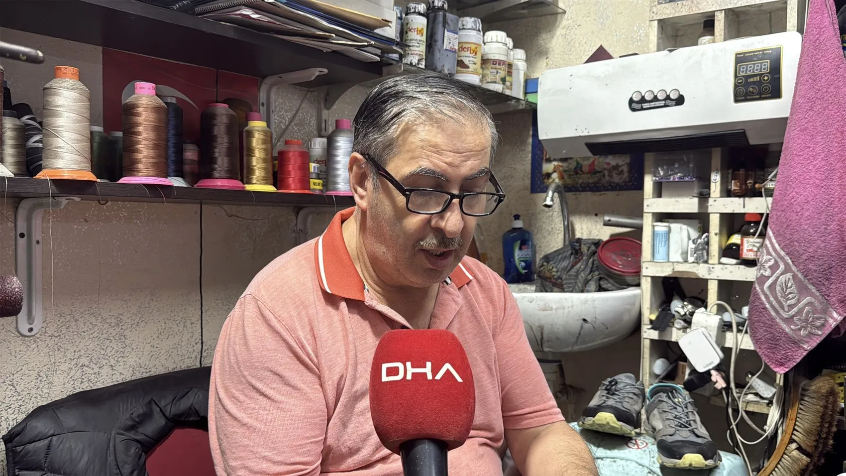 Yarım asırlık emeğin sessiz çığlığı: 10 metrekarelik dükkanda bir meslek yok oluyor