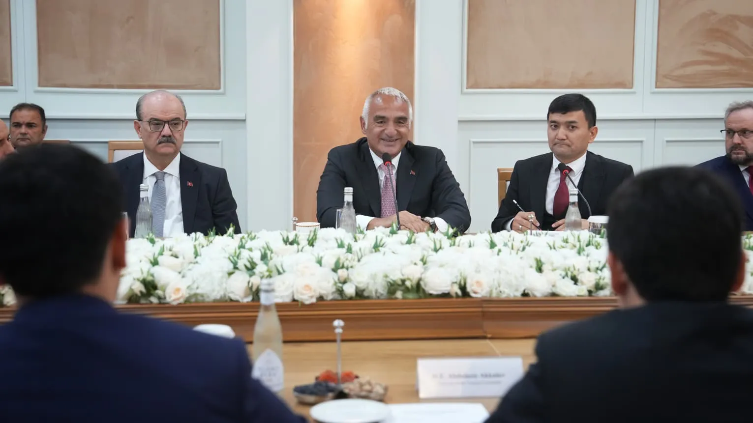 Taşkent'te Tarihi Buluşma: Türkiye ve Özbekistan Arasında Kültürel Köprüler Güçleniyor