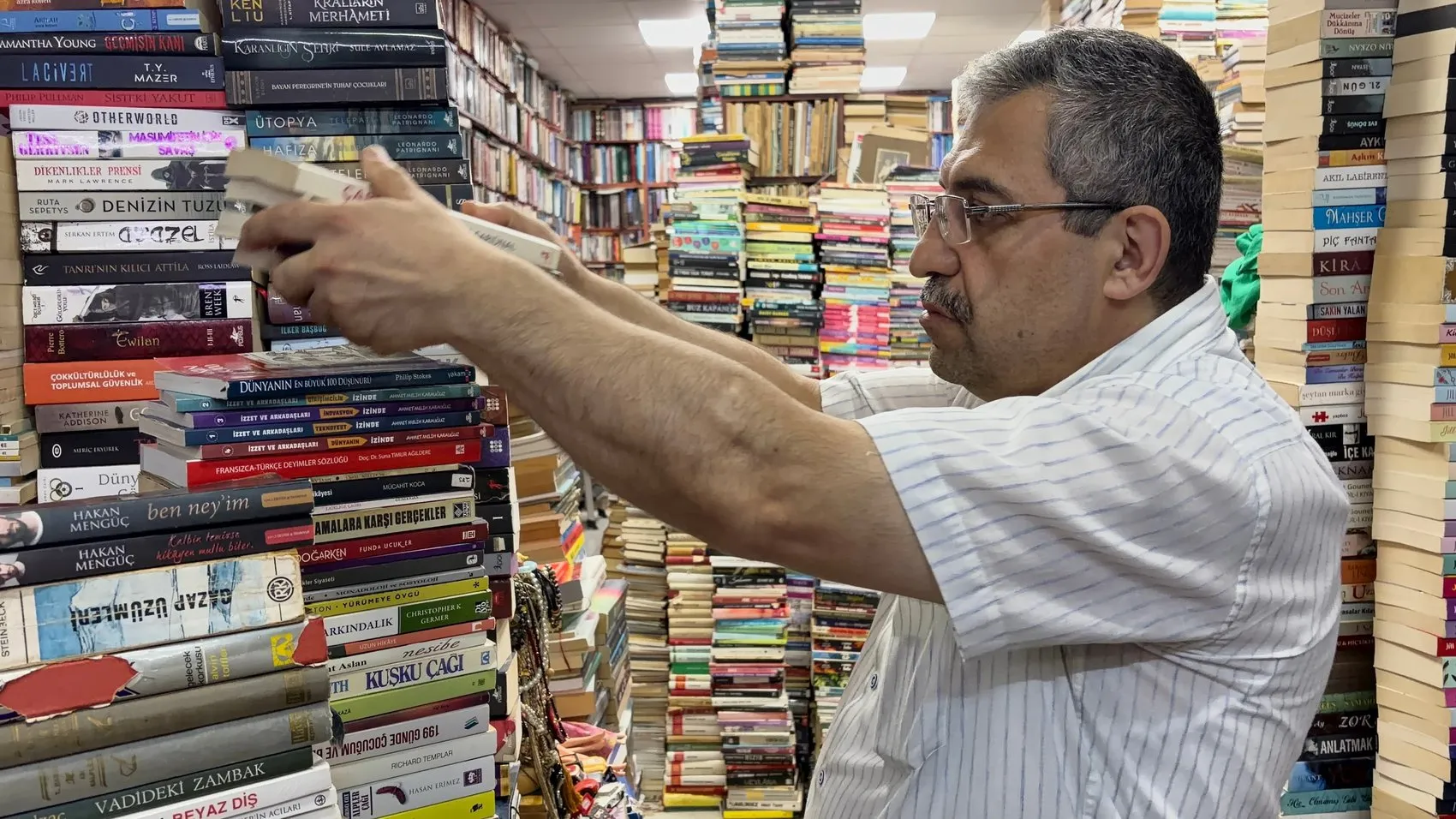 Bursa'nın 45 metrekarelik hafızası: 35 bin kitap yeni sahiplerini bekliyor