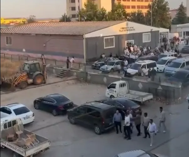 Düğün eğlencesi kana bulandı: Kardeşini korumak isterken dehşet saçtı
