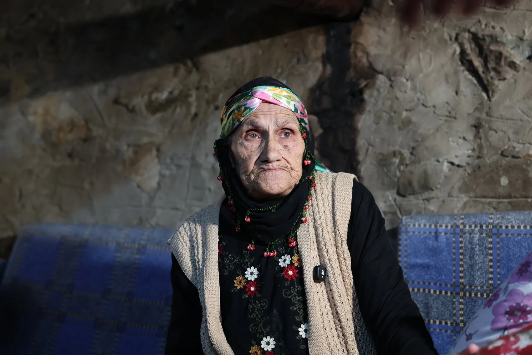 Ayder'in asırlık çınarı için seferberlik: 109 yaşındaki Sabriye teyzenin imdadına sağlık ekipleri yetişti