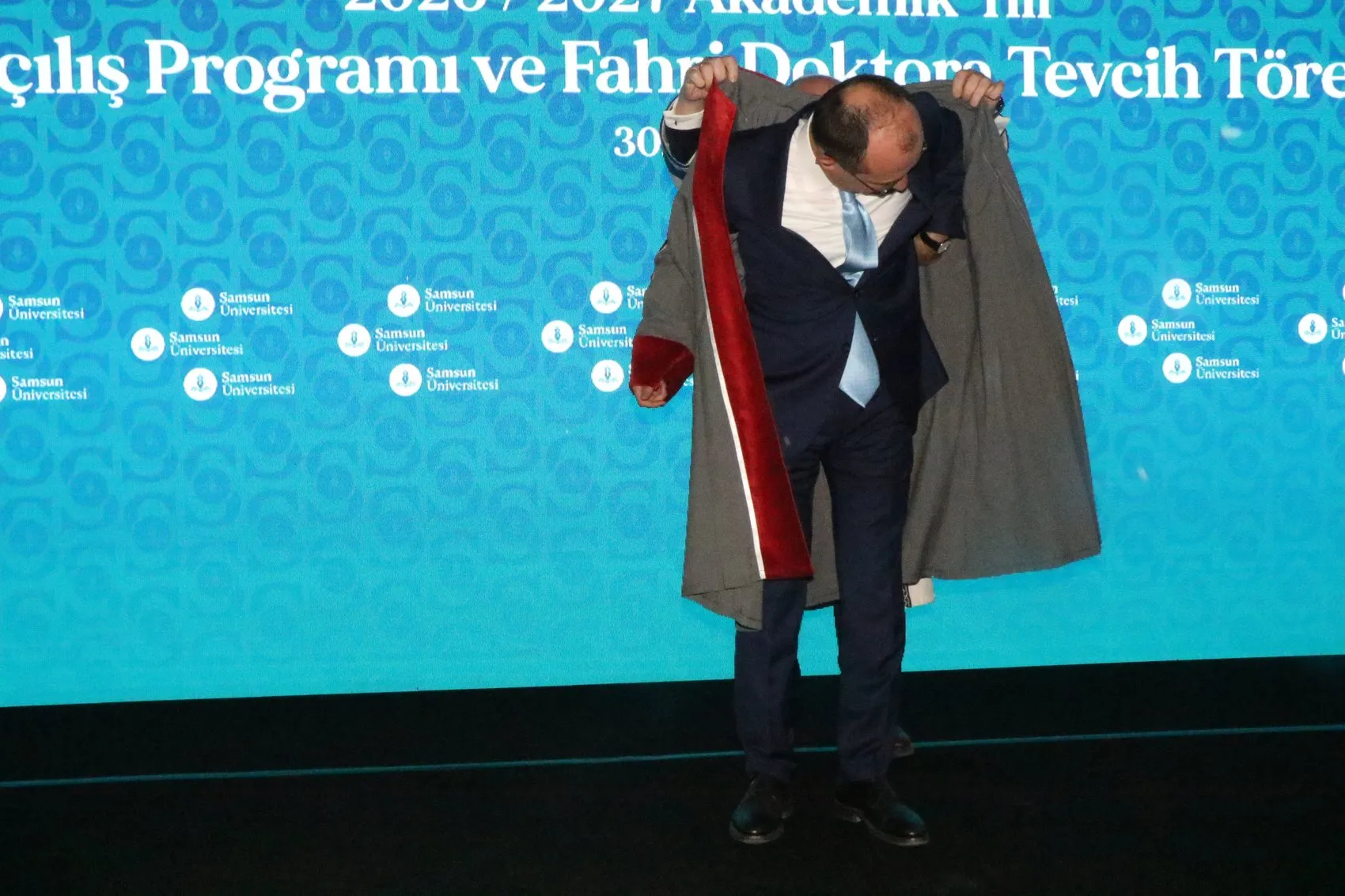 Samsun'da kürsüye çıkan Mehmet Muş'tan çarpıcı tespit: Dünya devasa bir borç sarmalının içinde