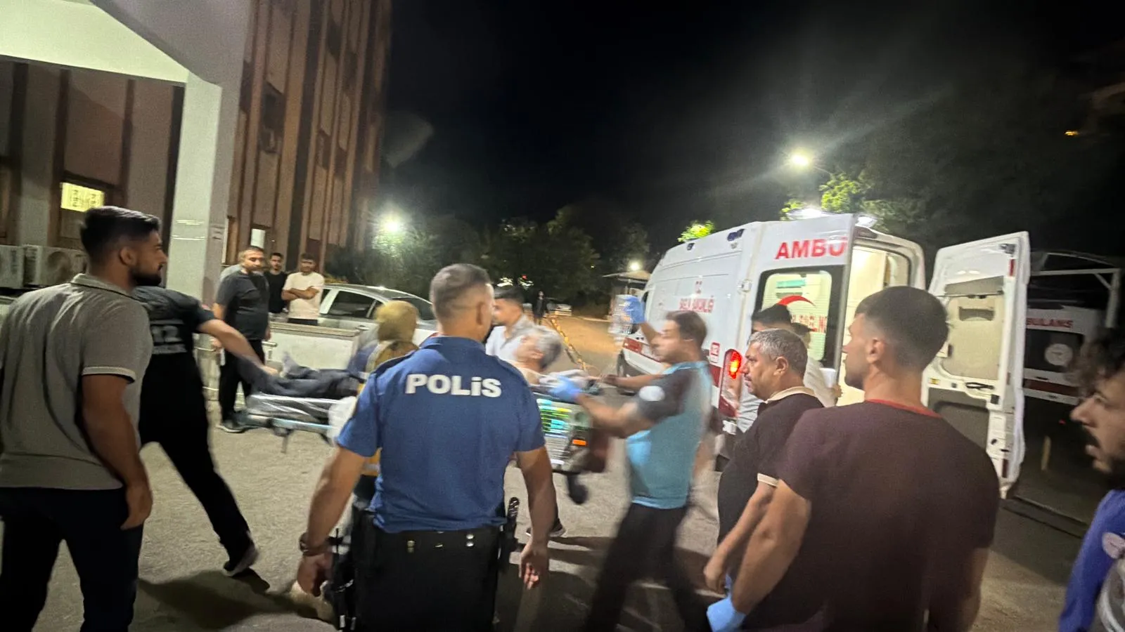 Köy meydanında kanlı hesaplaşma: Husumetlisi tarafından kurşun yağmuruna tutuldu