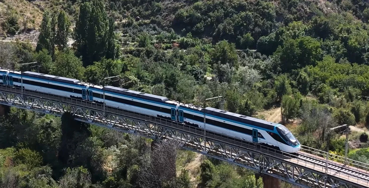 Türkiye'nin raylardaki gururu hız sınırlarını zorluyor: Milli tren 250 kilometreye ulaştı