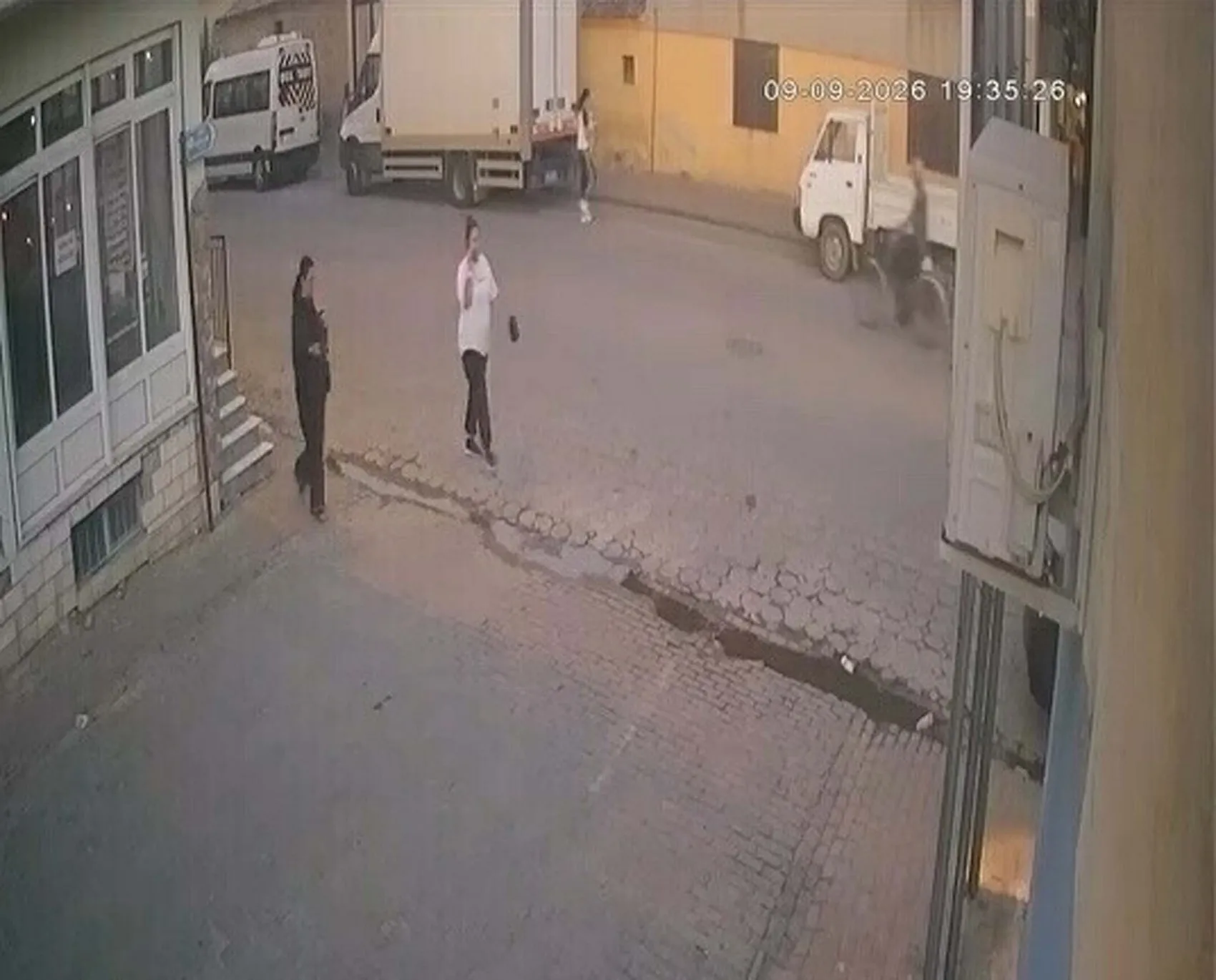 İncirliova'da 130 bin liralık çanta hırsızlığı kamerada: Bir tutuklama