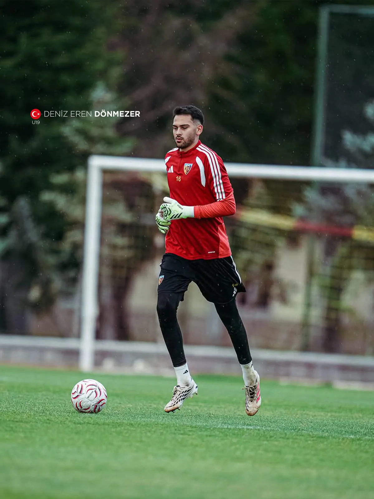 Liderlik koltuğunun sırrı milli gururda: Kayserispor'dan 8 isim dünyaya dağıldı