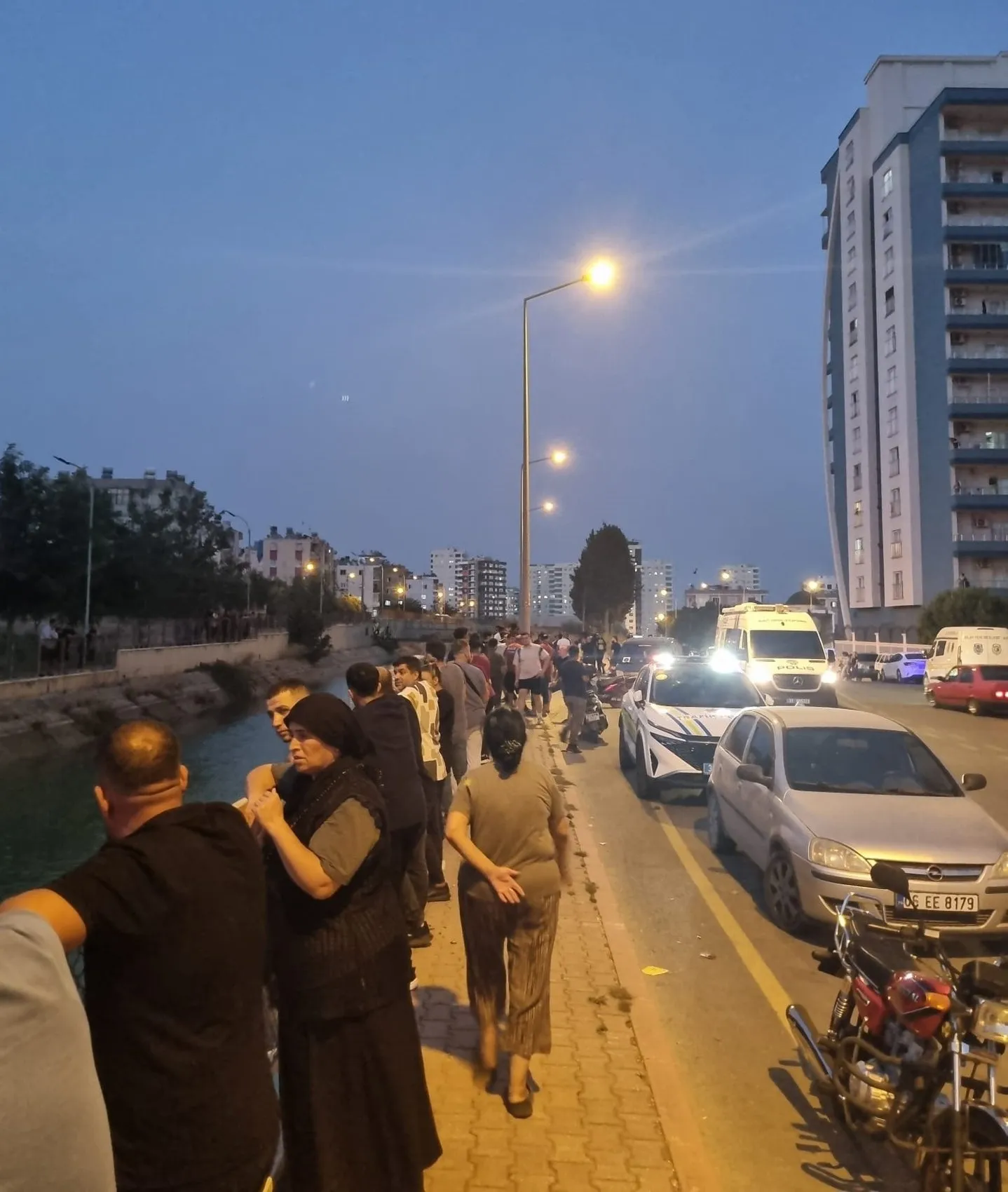 Tarsus'ta yürek yakan veda: 12 yaşındaki Ayaz sulama kanalında hayatını kaybetti