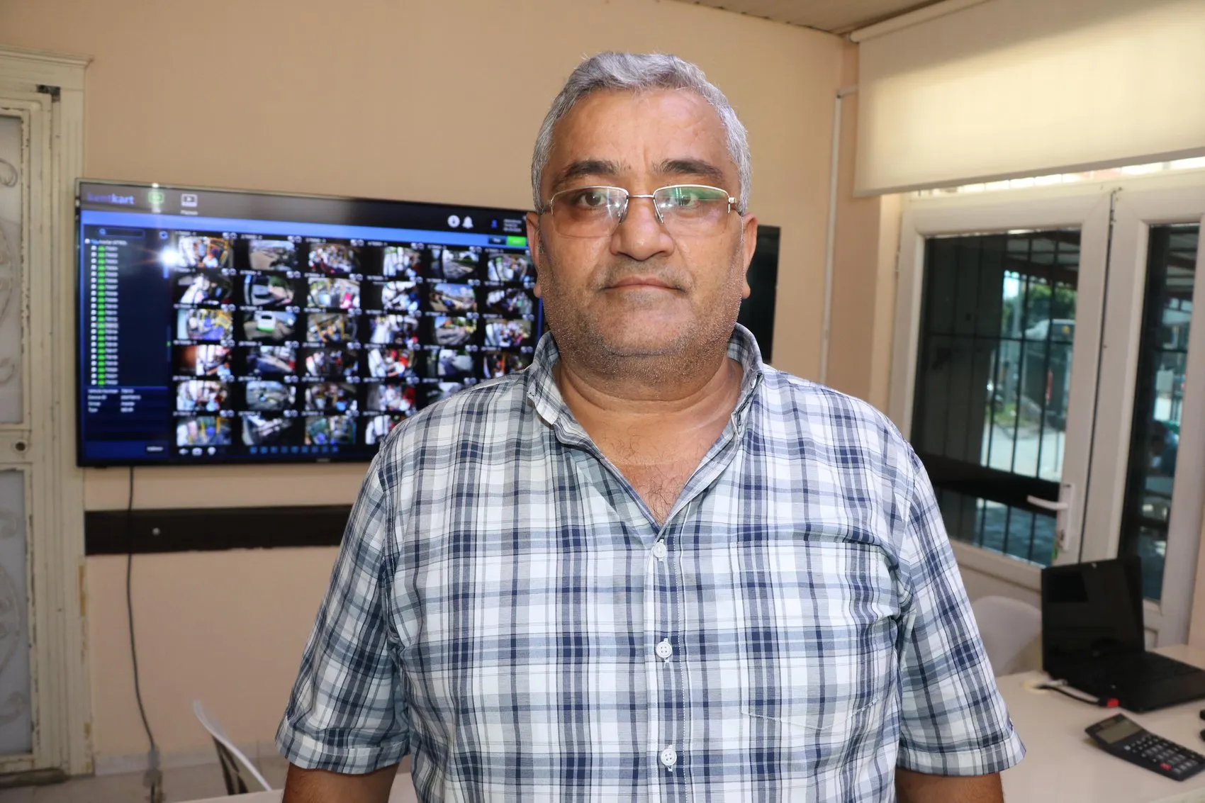 Alanya'da gizli görev: Başkan yardımcısı yaşlı kılığına girip şoförleri test etti