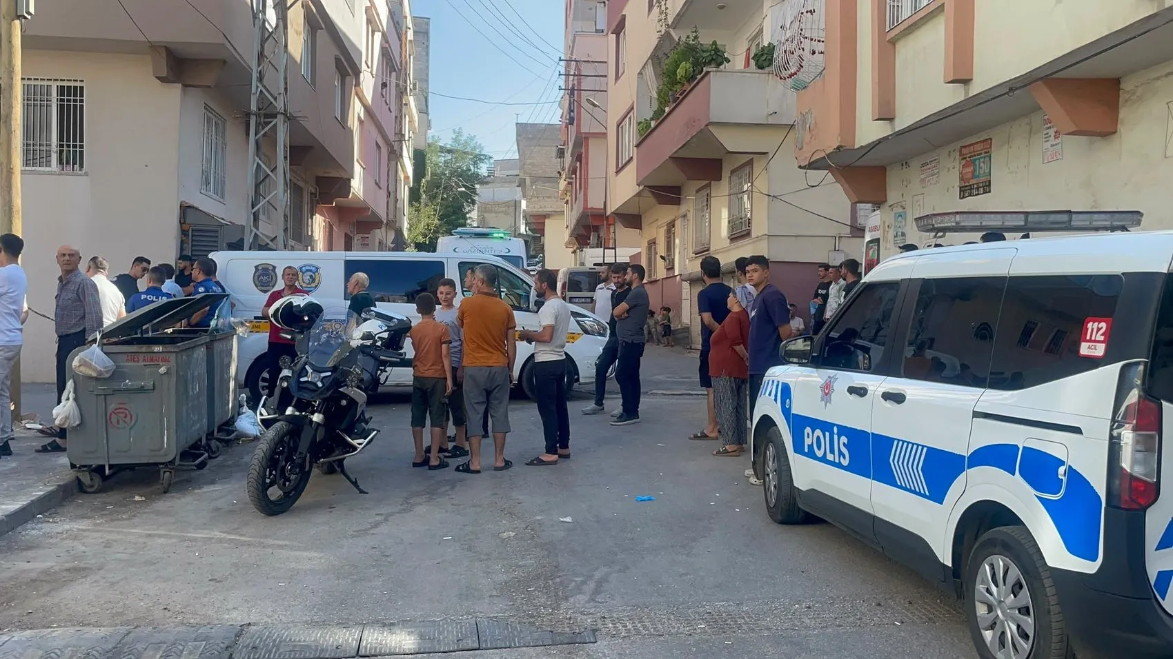 Gaziantep'te dehşet anları: Eşini katletti, sokağa çıkıp çocuklara kurşun yağdırdı