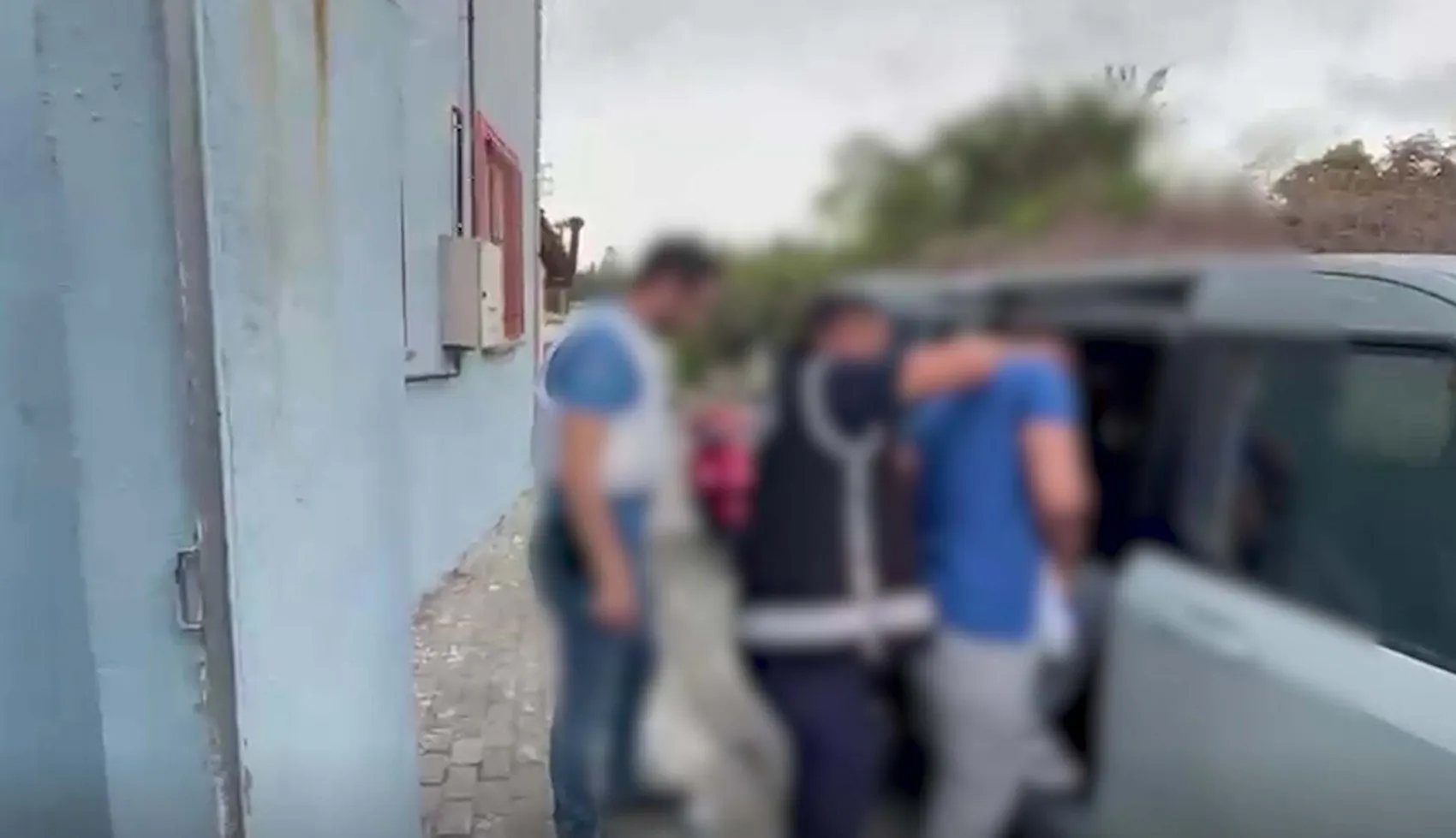 Biga'da Yıldızlar çetesine şafak baskını: 8 kişi kıskıvrak yakalandı