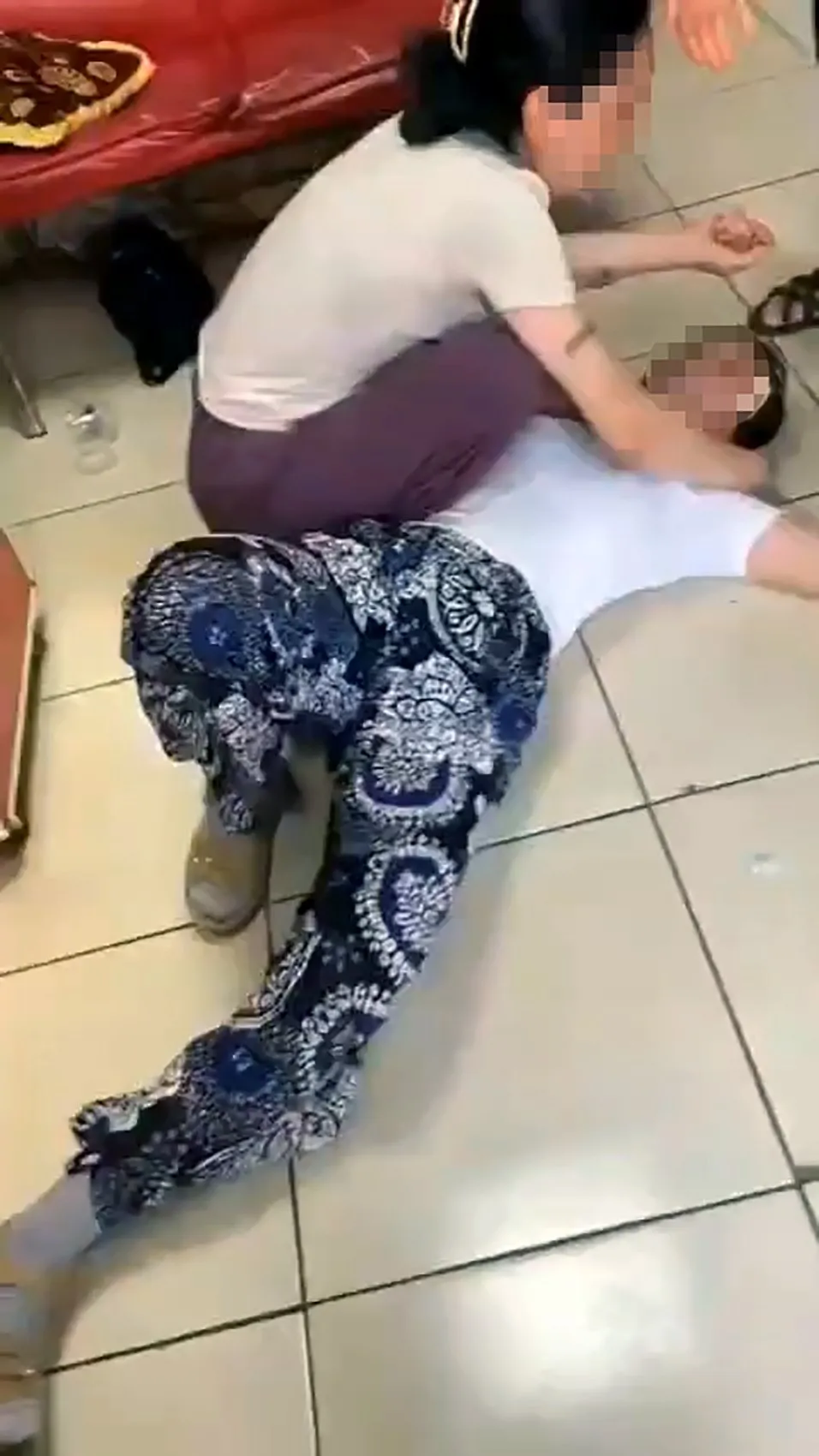 Adana'da hırsızlık girişimi: Epilepsi numarası yapan şüpheliler suçüstü yakalandı