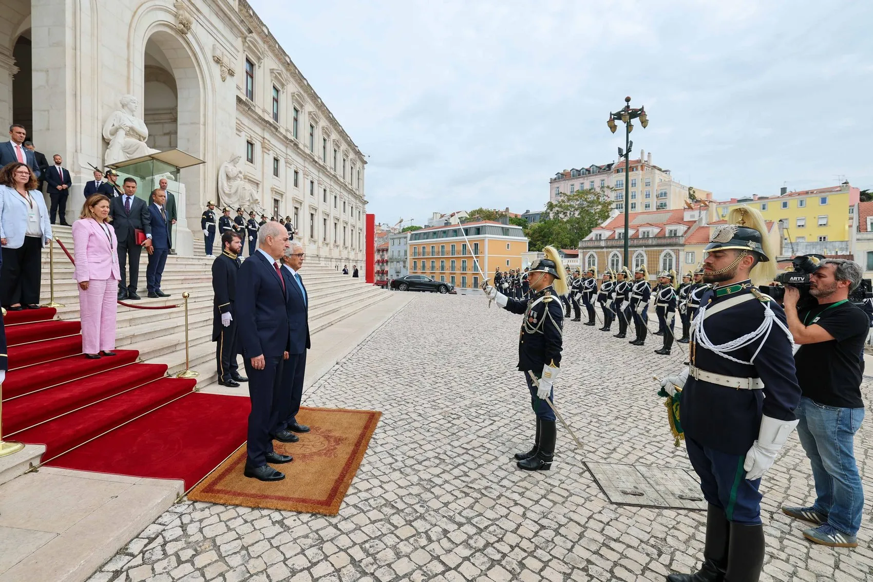 Lizbon'da Diplomatik Mesai: Numan Kurtulmuş Portekiz'de Resmi Törenle Karşılandı