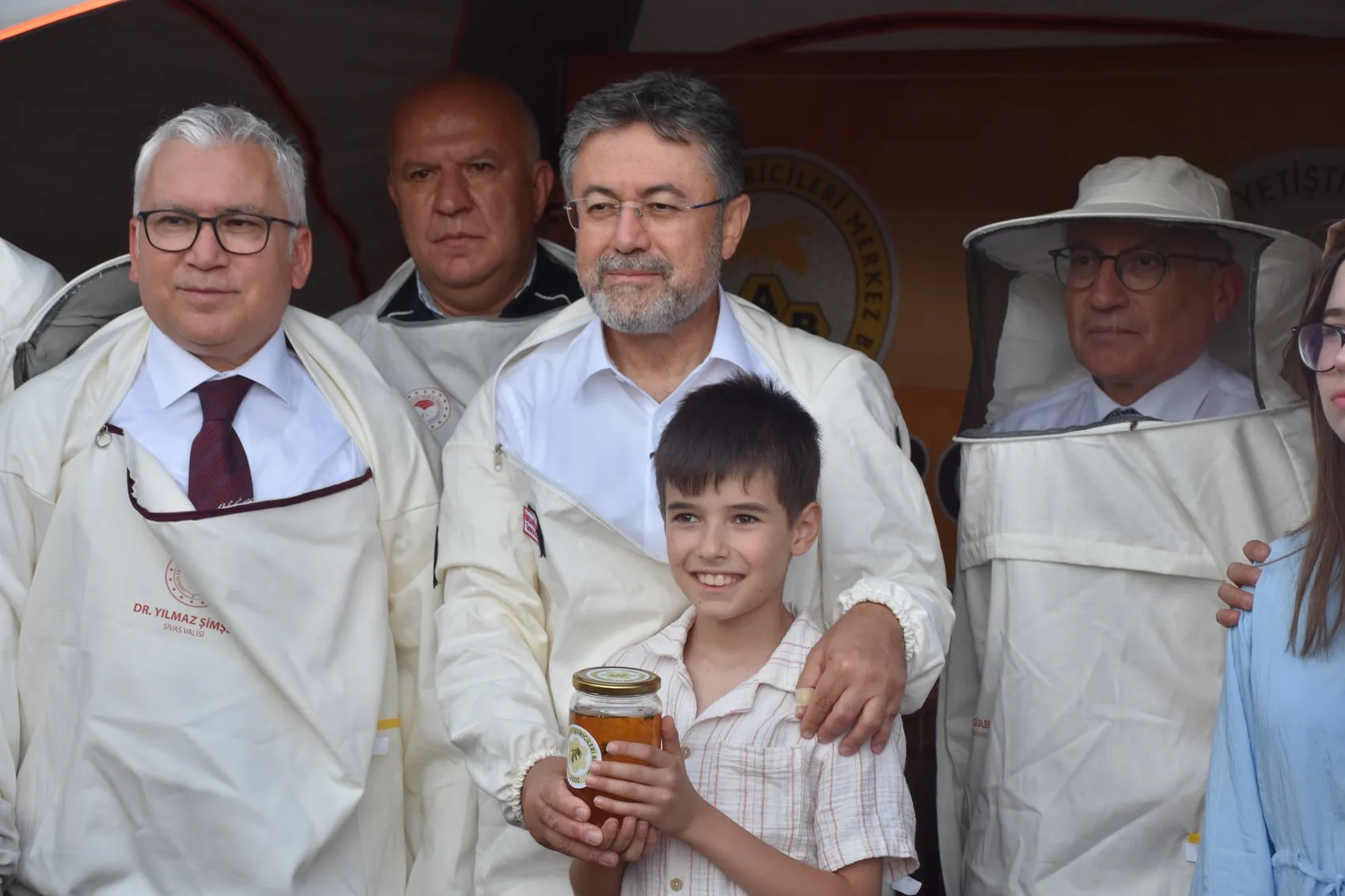 Bakan Yumaklı'dan Sivas'ta Arıcılık Mesaisi: Bal Üretiminde Zirveye Göz Kırpıyoruz
