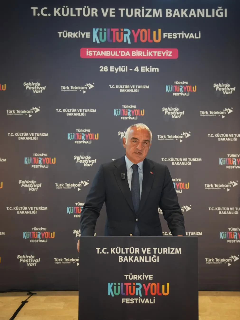 İstanbul'da Sanatın Kalbi 400 Farklı Noktada Atıyor: Bakan Ersoy'dan Tarihi Vurgu