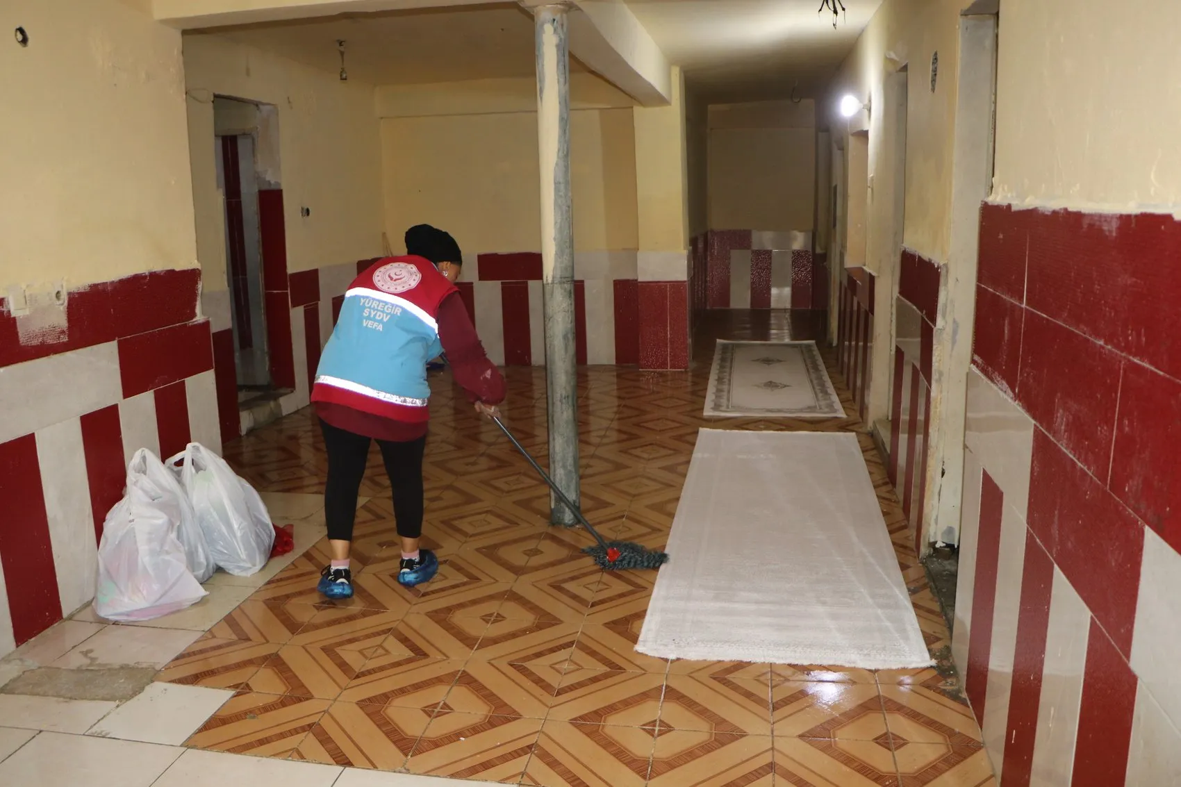 Ahırda yaşam mücadelesi veren 5 çocuklu anneye devlet eli uzandı: Umutsuzluk yerini sıcak bir yuvaya bıraktı