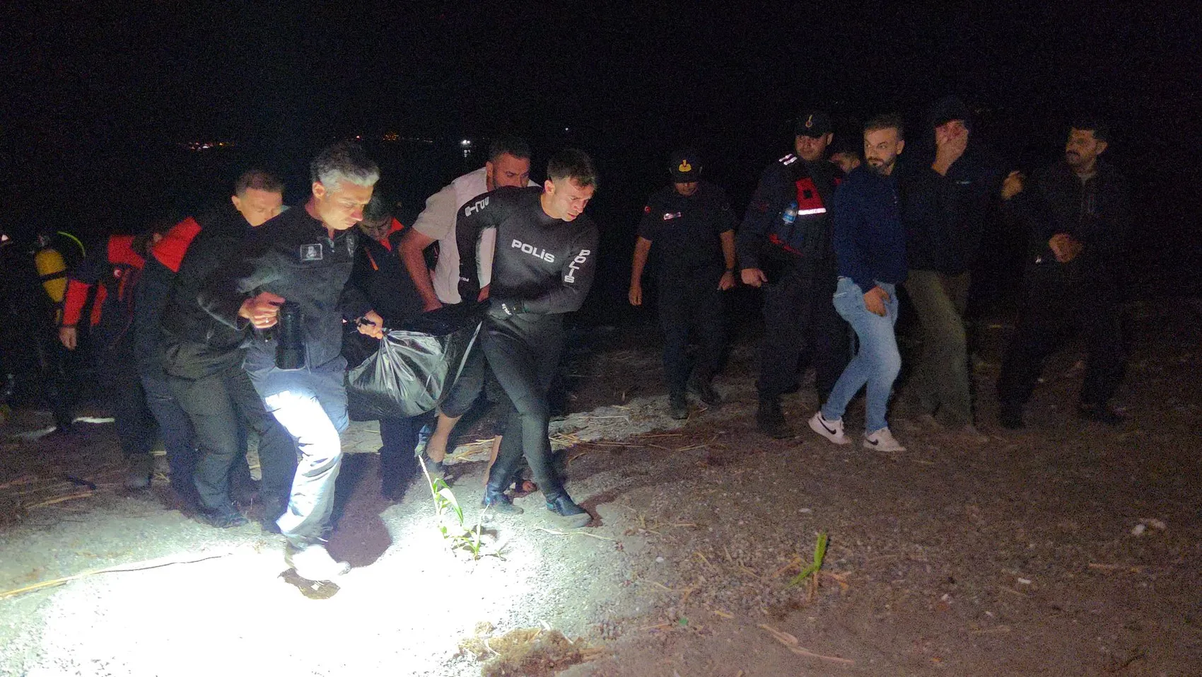 İznik Gölü kıyısında acı son: Kayıp öğretmenin otomobili bulundu, kendisi bulunamadı