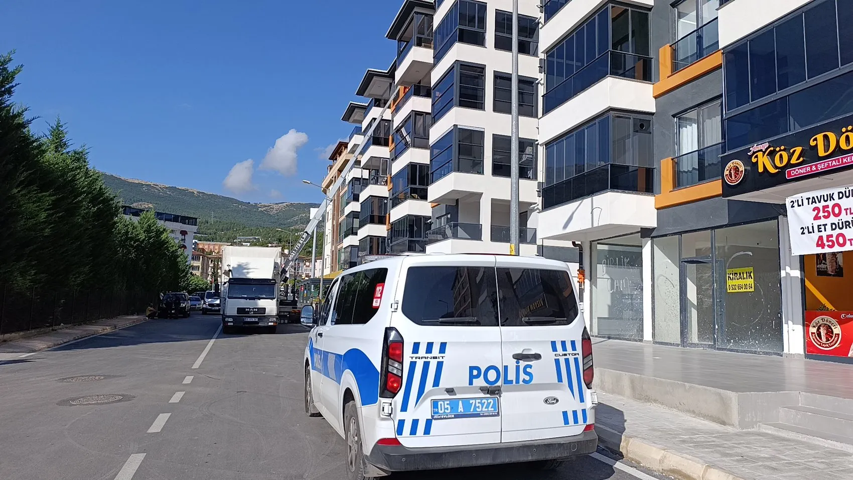 Amasya'da korkunç kaza: Yeni taşındıkları evin balkonu küçük çocuk için tuzak oldu
