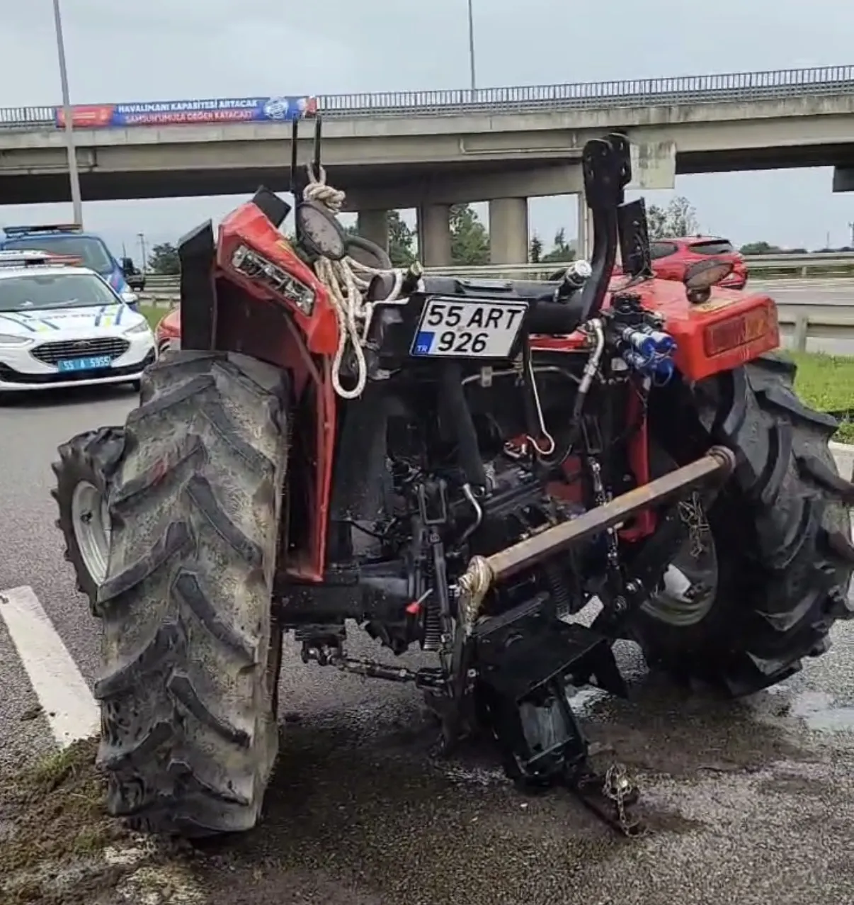 Samsun'da sabah trafiğinde korkutan kaza: Havalimanı kavşağında iki araç birbirine girdi