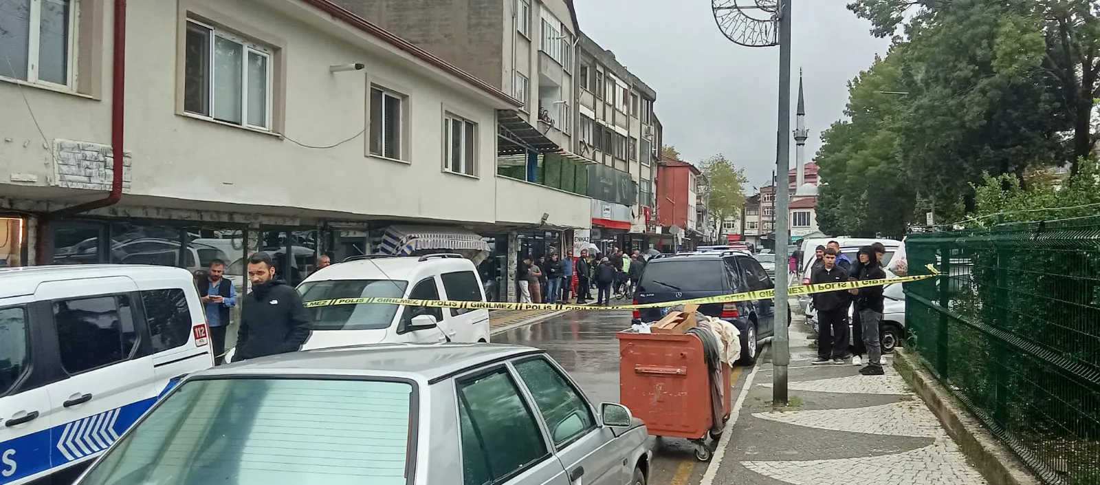 Akyazı'da kardeş kavgası kanlı bitti: Silahına sarılıp olay yerinden uzaklaştı
