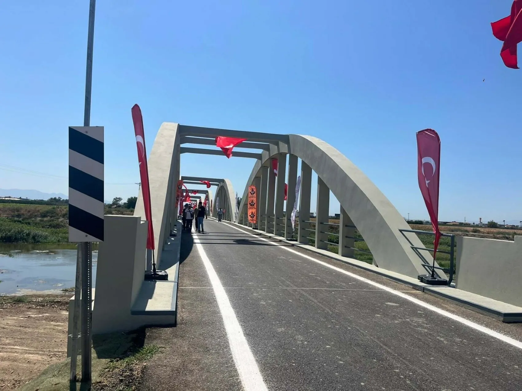 İzmir'in hafızası yeniden canlandı: Tarihi köprü aslına uygun şekilde ayağa kaldırıldı