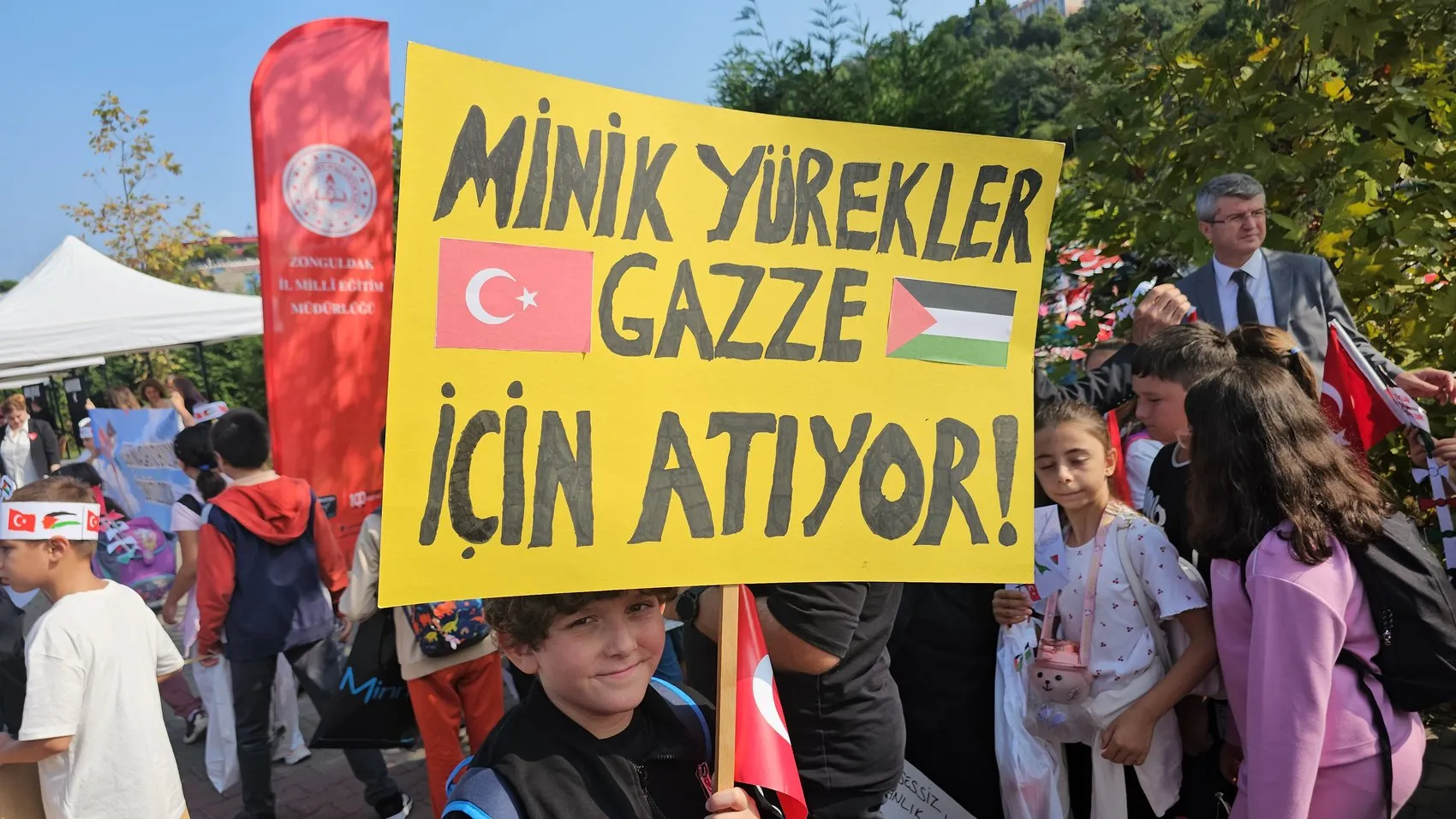 Zonguldak semalarında barış çağrısı: Uçurtmalar Filistinli çocuklar için havalandı