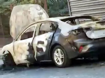 Avcılar'da geceyi aydınlatan korku dolu anlar: Park halindeki araç küle döndü