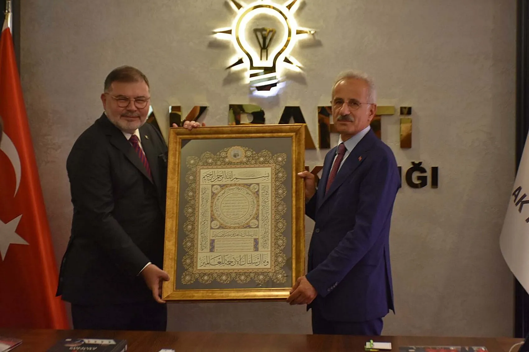 İzmir'de kritik temas: Bakan Uraloğlu'nun gündeminde teşkilat buluşması vardı