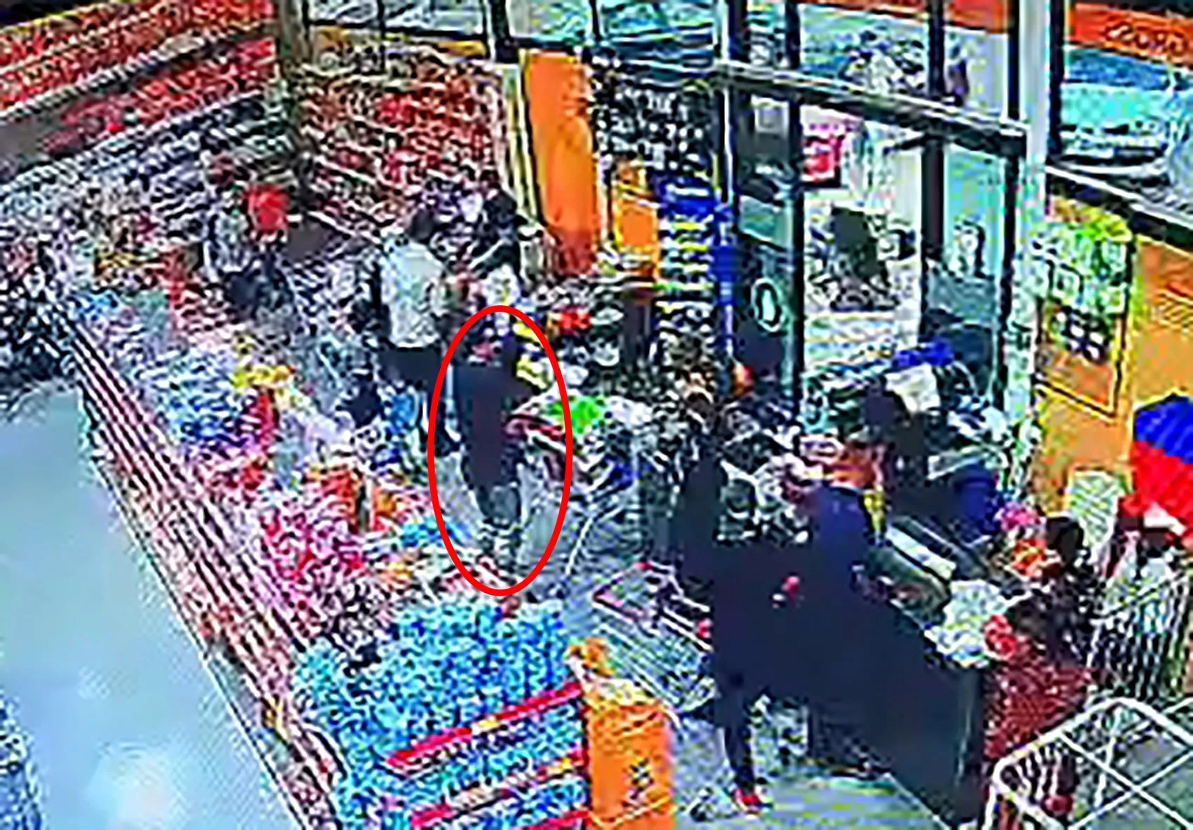 Düğün hırsızlığından ATM dolandırıcılığına: Adana'daki seri şüphelinin son durağı market oldu