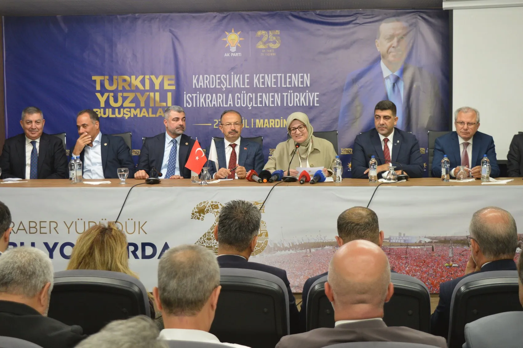 Mardin'de dikkat çeken transfer: Siyasi saflarda yeni dönem mesajı