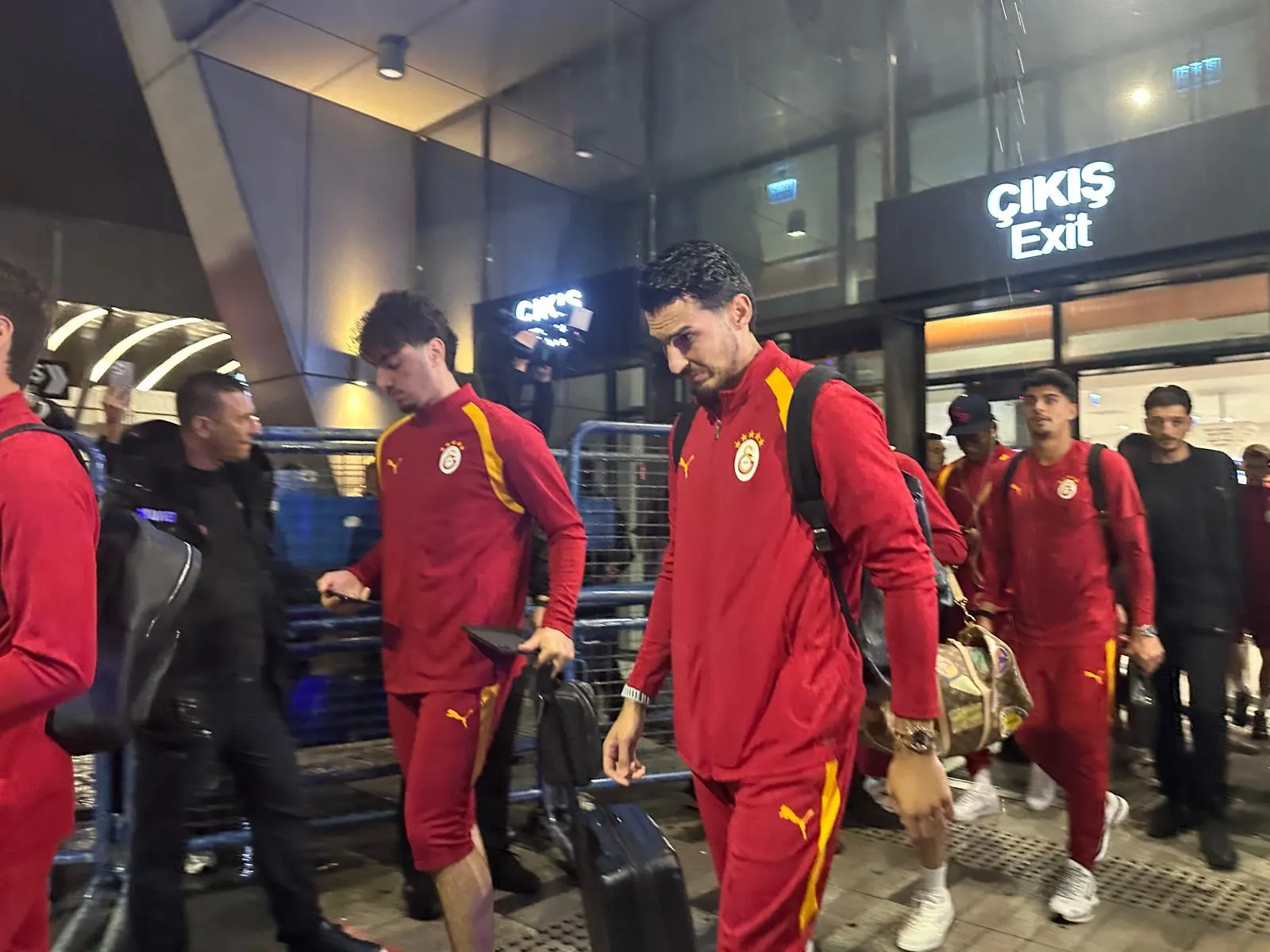 Dev maç öncesi Trabzon'a çıkarma: Galatasaray'da kritik eksikler dikkat çekiyor