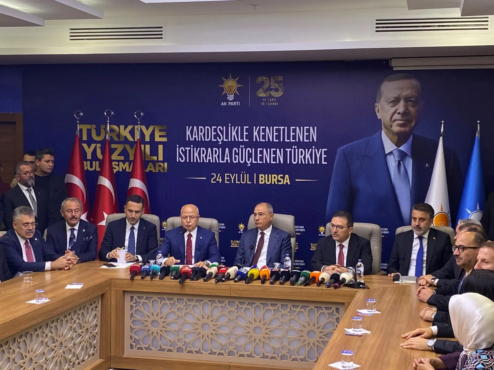 Efkan Ala'dan Sınırları Aşan Vizyon: Gönül Coğrafyamız Haritalara Sığmıyor