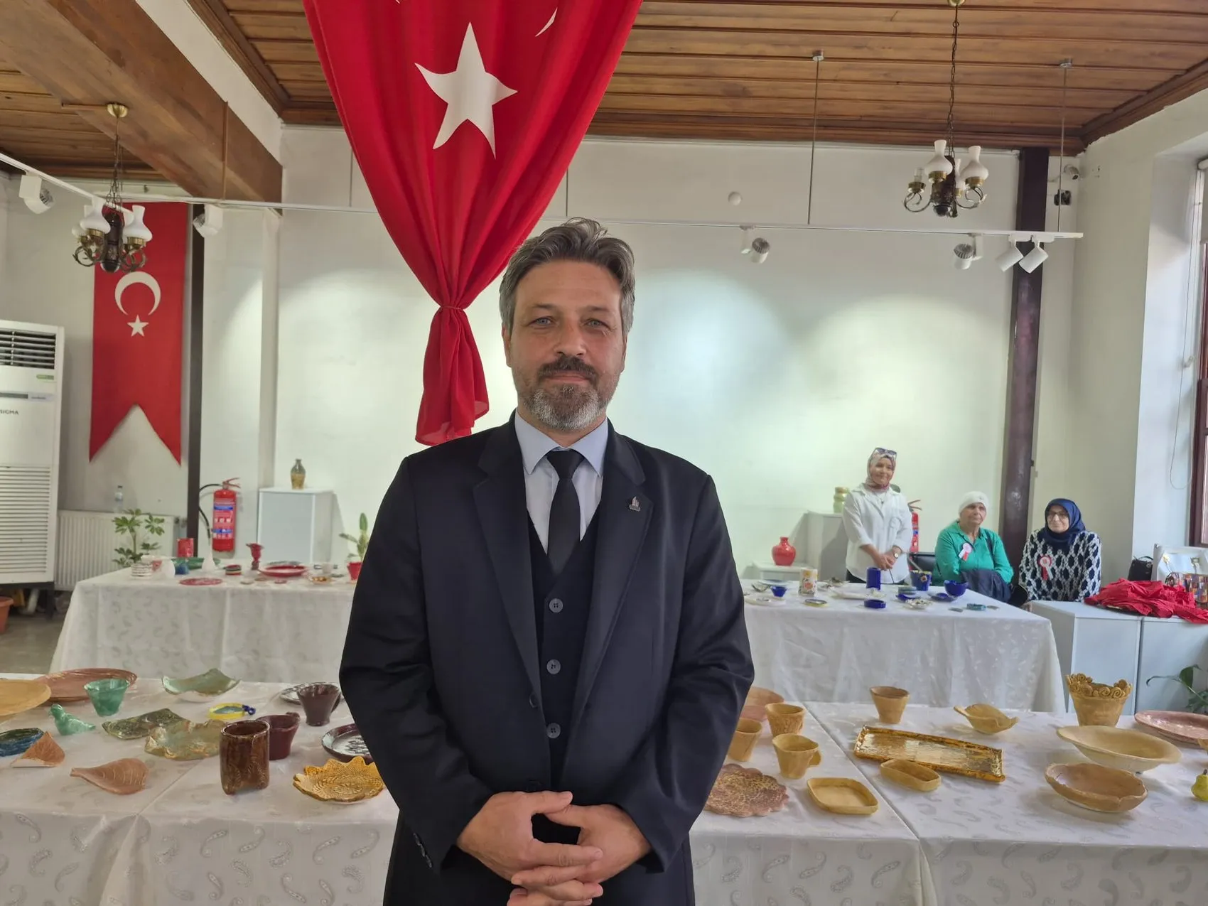 Zonguldak'ta duygusal buluşma: Şehit anneleri ve gazi eşlerinin el emeği seramikleri görücüye çıktı
