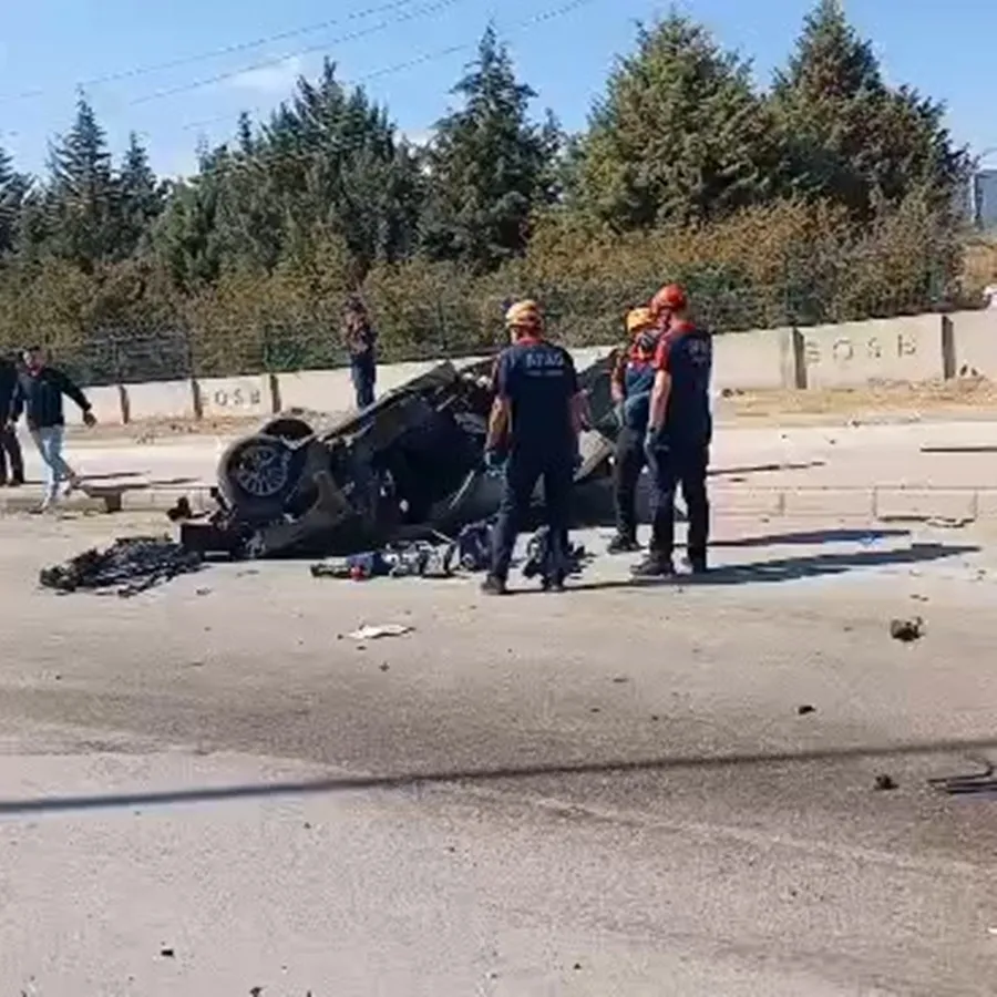 Elazığ yolunda dehşet anları: İkiye bölünen araçtan acı haber geldi