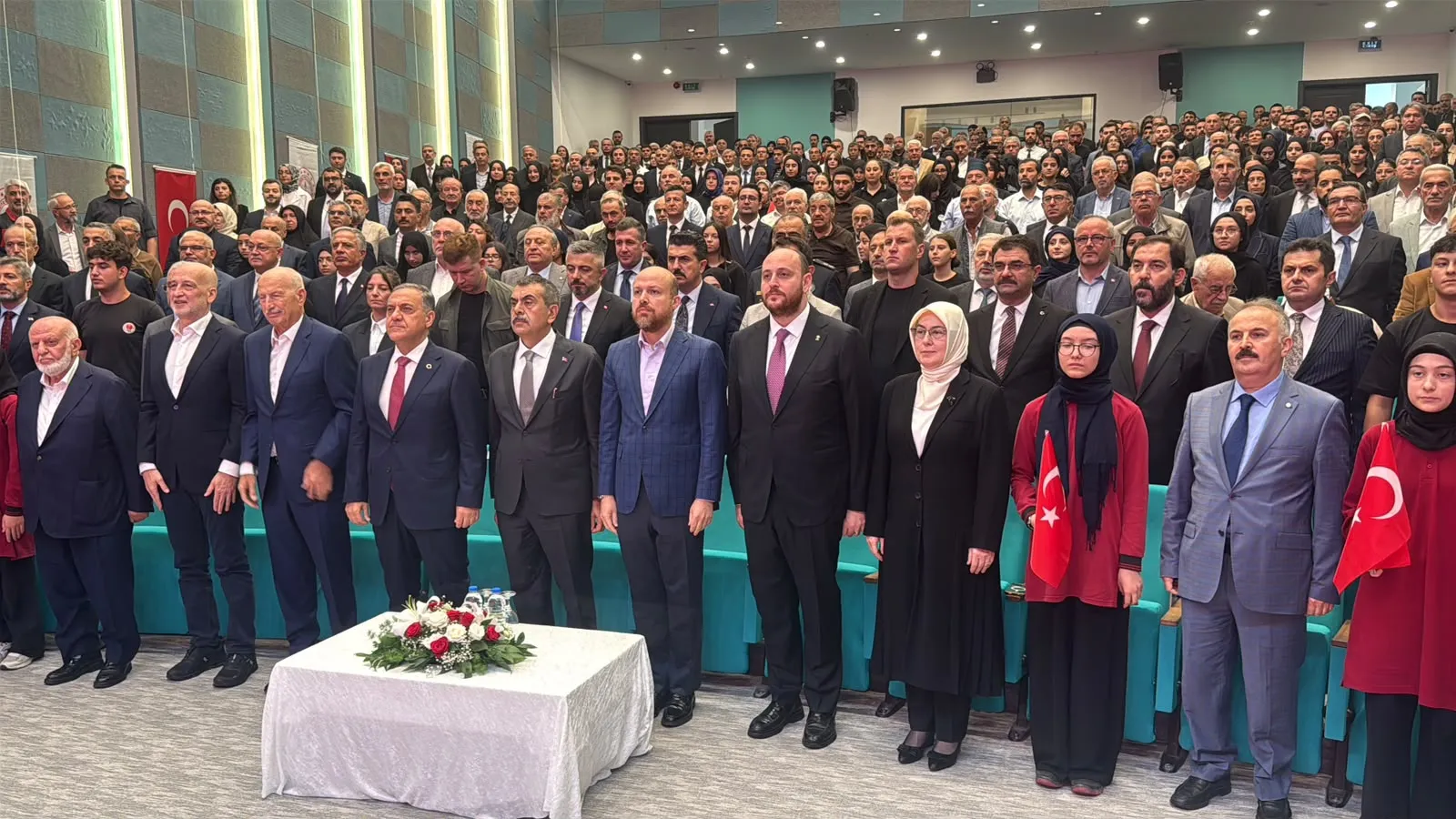 Bakan Tekin'den eğitimde radikal dönüşüm mesajı: Müfredat artık bilgi yükü değil beceri merkezi