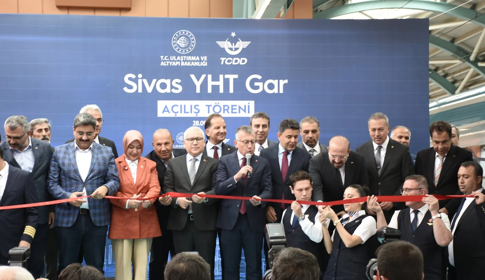Sivas'ta Tarihi Dokunun Modern Yüzü: Eski Lojistik Ambarı YHT Garı Oldu