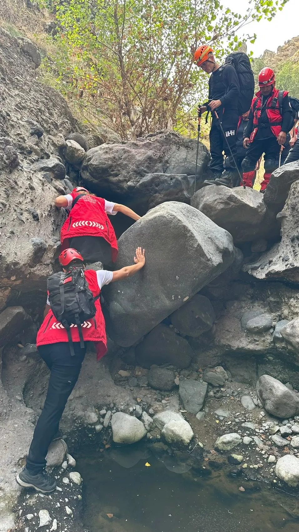 Bolu'nun sarp kanyonlarında nefes kesen kurtarma operasyonu