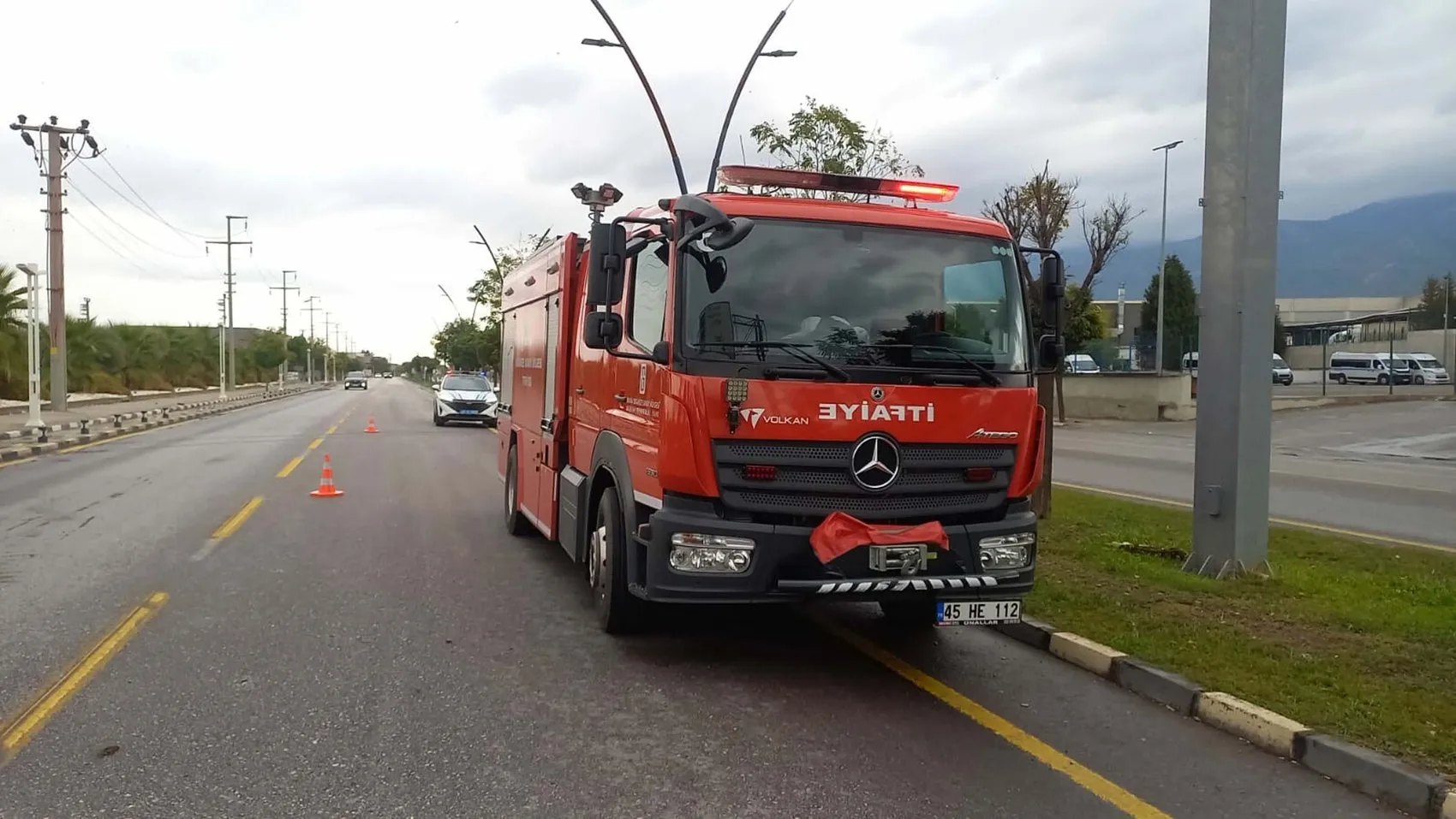 Manisa'da korkunç kaza: Kontrolden çıkan otomobil hurdaya döndü