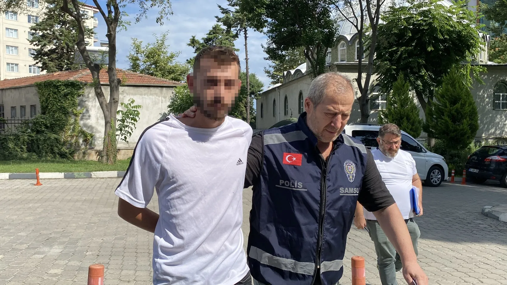 Samsun'da dehşet anları: Husumetlisini zorla araca bindirip jiletle saldırdı