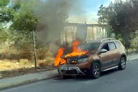 Avcılar'da alevlerin ortasında kalan sürücüye polis ve tankerden hayat kurtaran müdahale