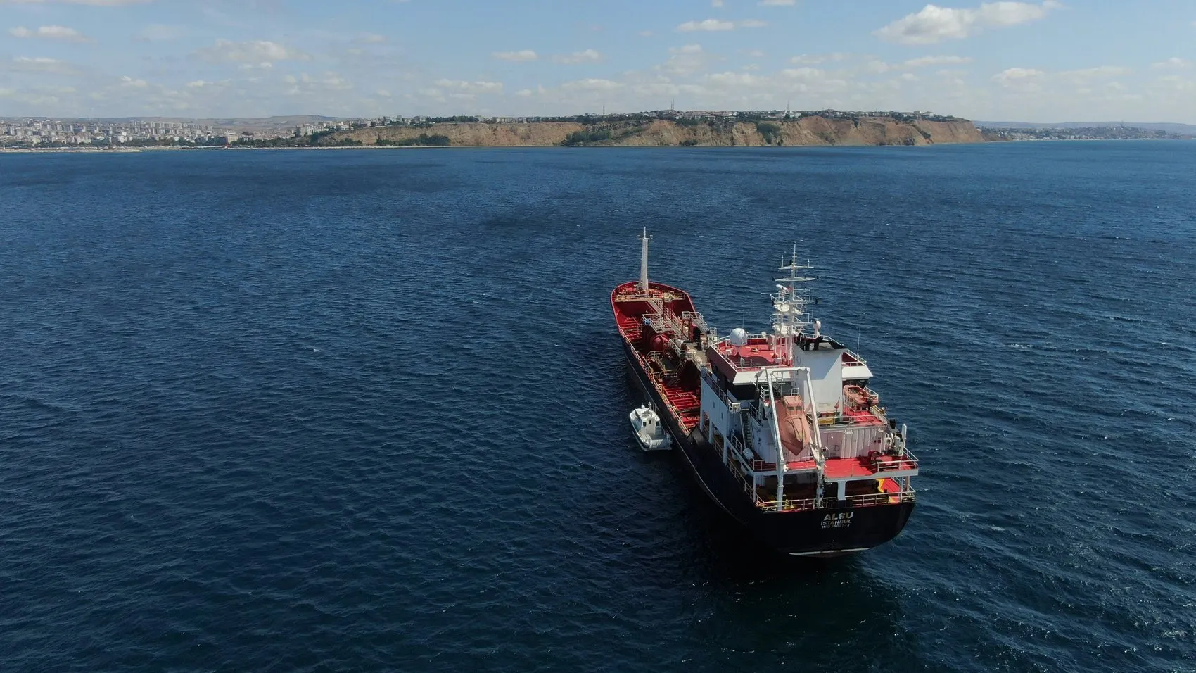Silivri açıklarında gemi kazası: 9 mürettebat için adliye yolu göründü