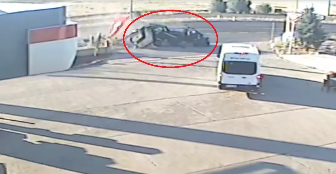 Kayseri'deki durak dehşeti saniye saniye kaydedildi: 3 yaralı
