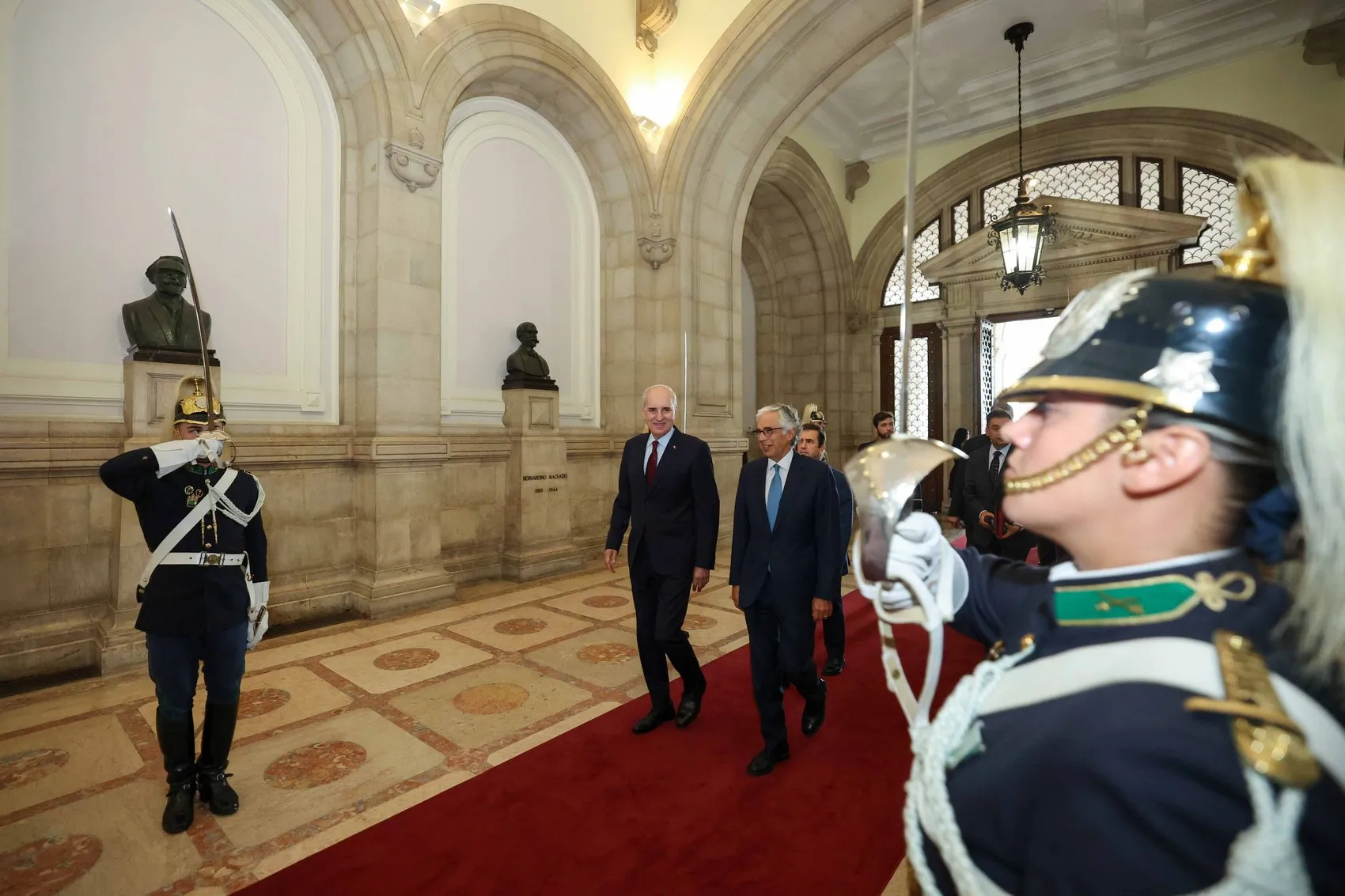 Lizbon'da Diplomatik Mesai: Numan Kurtulmuş Portekiz'de Resmi Törenle Karşılandı