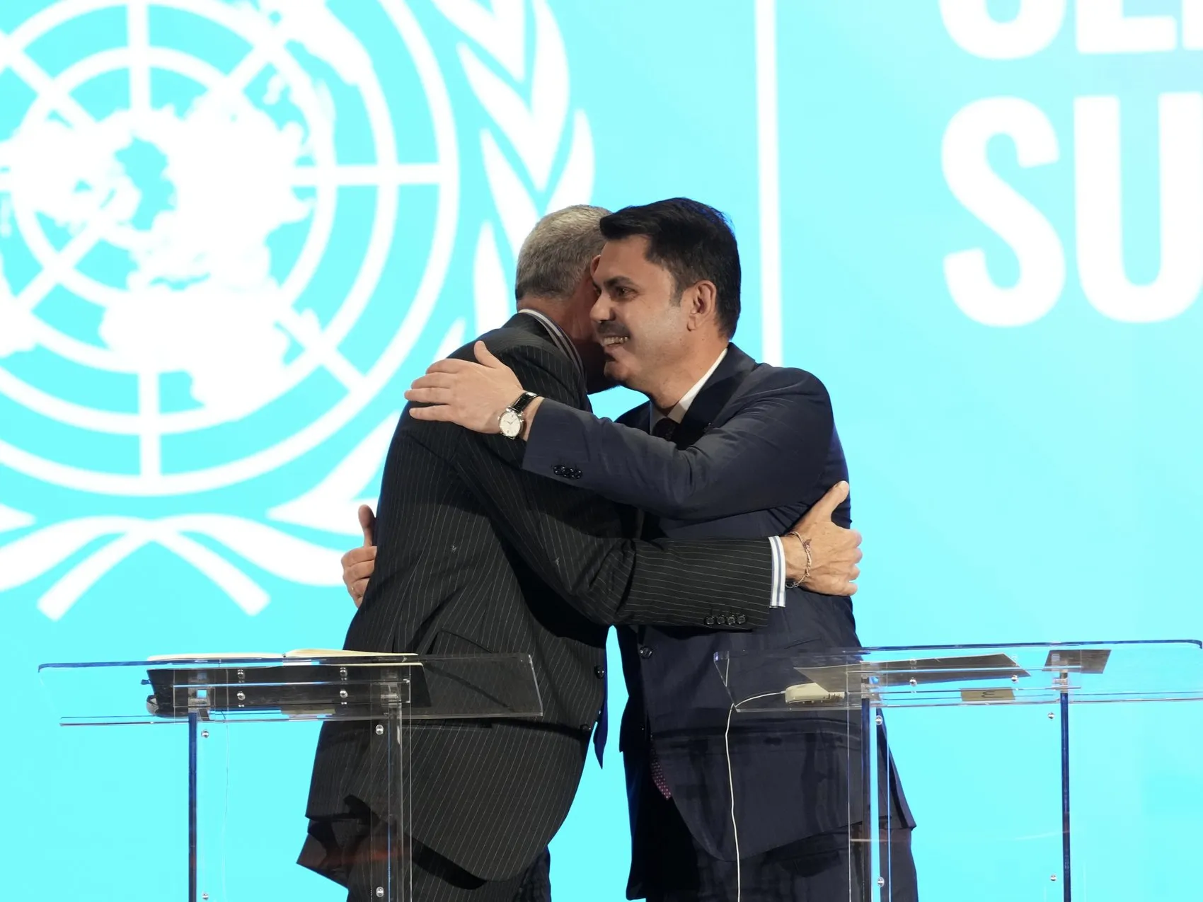 Dünya artık lafa değil icraata bakıyor: Bakan Kurum deprem konutlarını örnek gösterdi