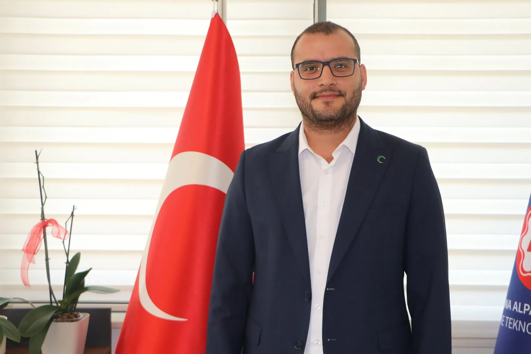 Adana'da Umut Veren Girişim: Maskenizi Takın, Kimliğinizi Gizleyin ve Hayatınızı Geri Kazanın