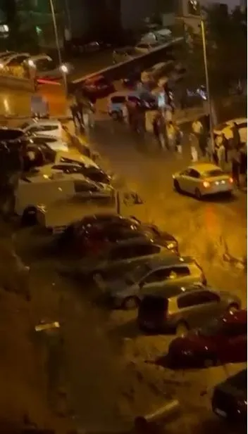 Keçiören'de sağanak felaketi: Yol çöktü, araçlar enkaz altında kaldı