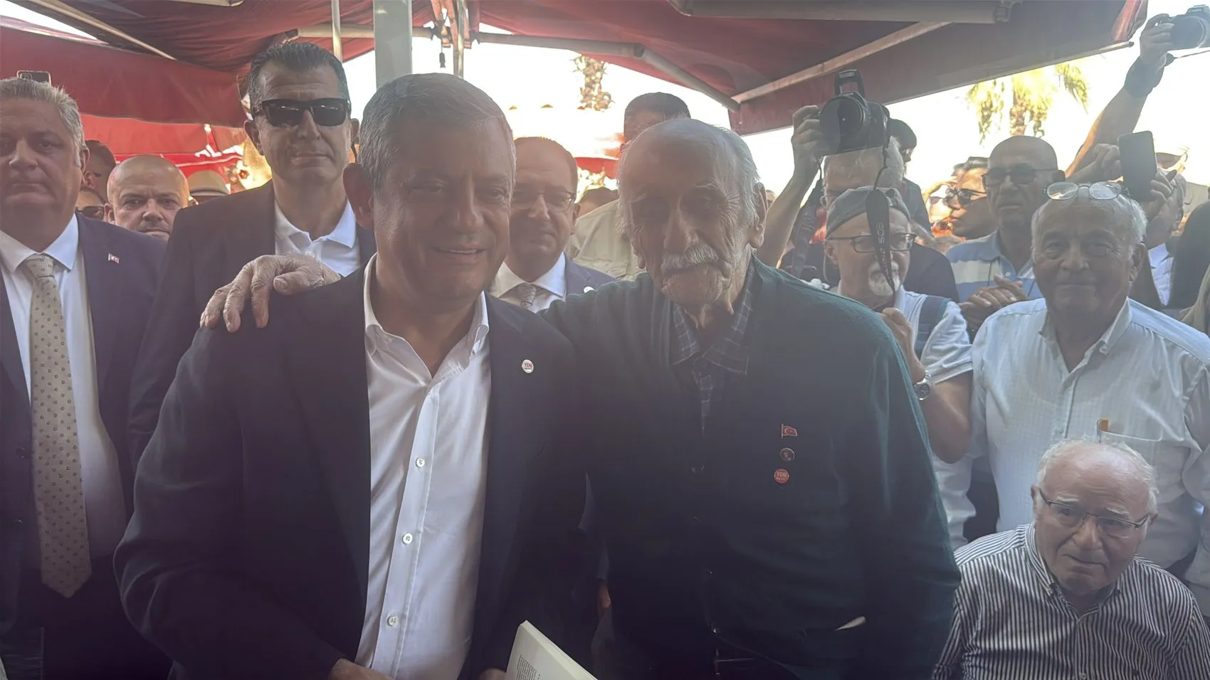 Özgür Özel'den koltuk resti: Başarısız olursam bir gün bile oturmam