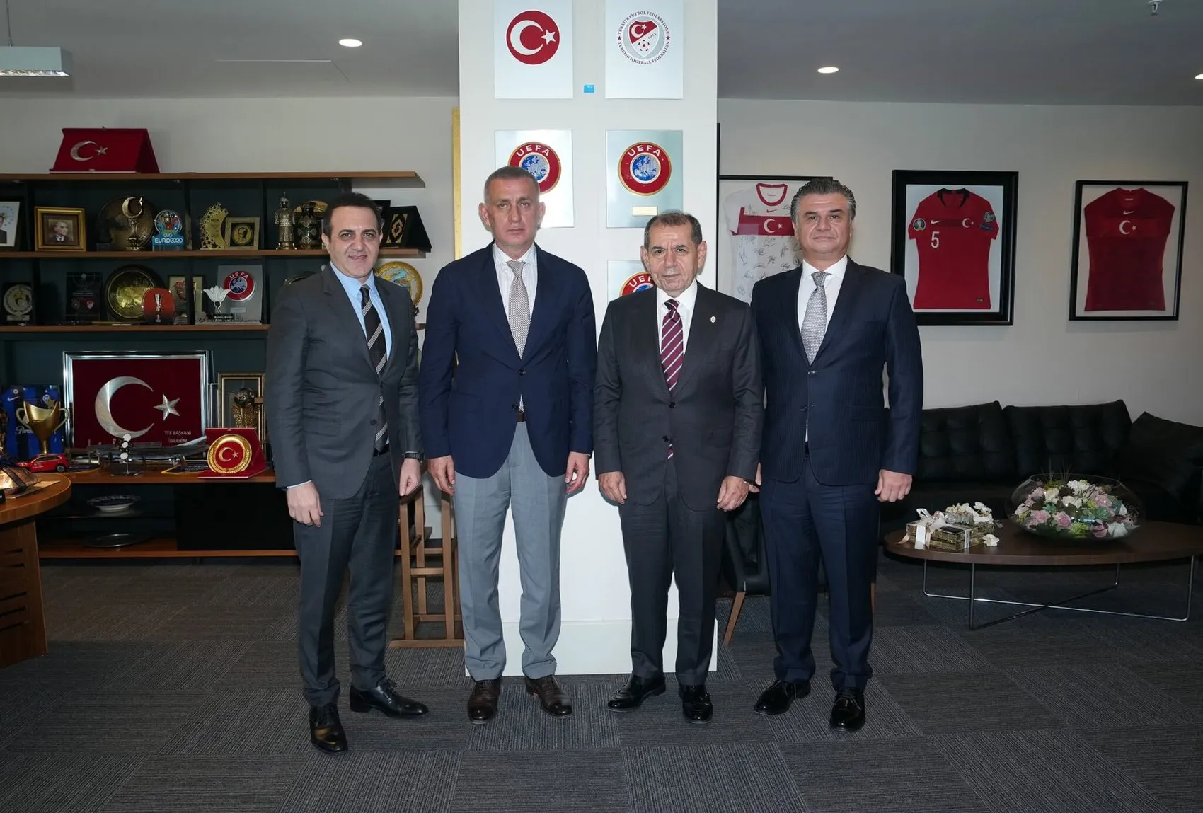 Riva'da kritik zirve: Galatasaray yönetiminden TFF'ye nezaket ziyareti