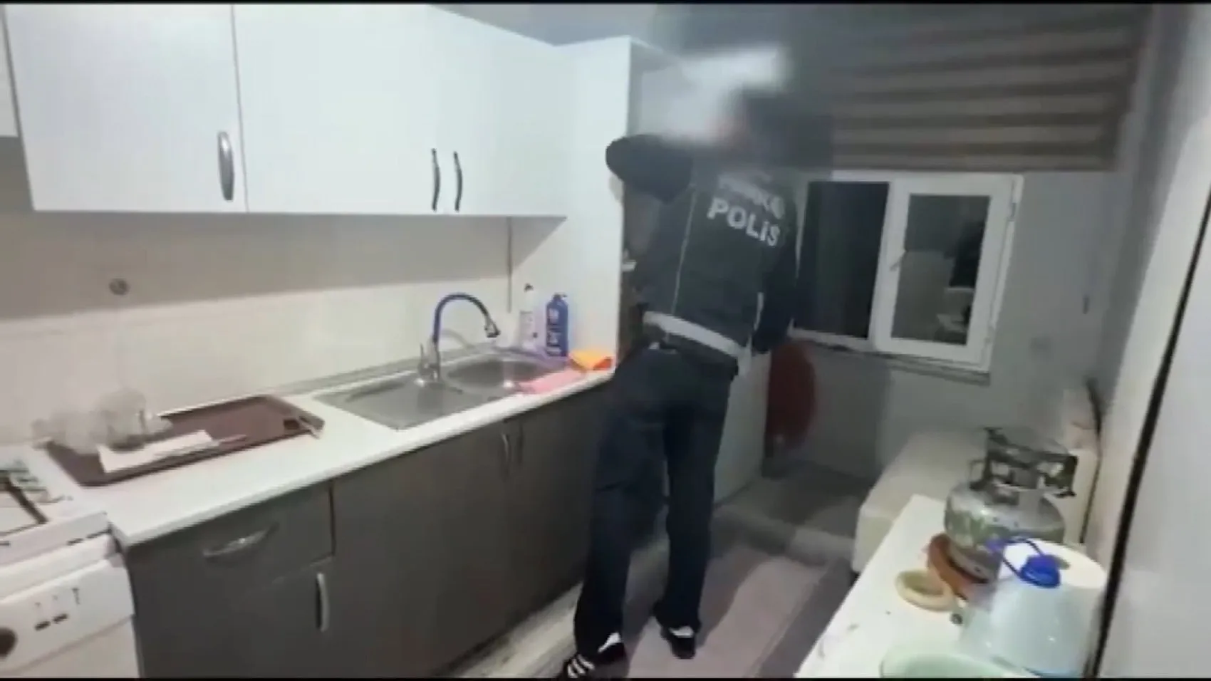 İstanbul'un kalbinde narkotik baskını: Vale noktaları ve iş yerlerine eş zamanlı darbe